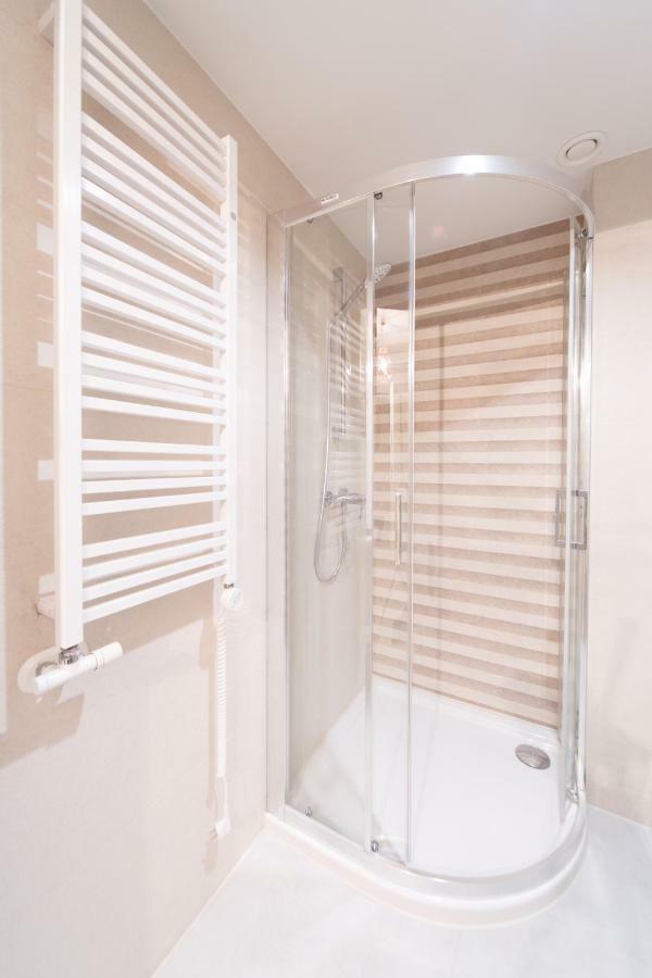 Unique Apartment-City Center-1 bedroom-3min-Center Cracovie Extérieur photo